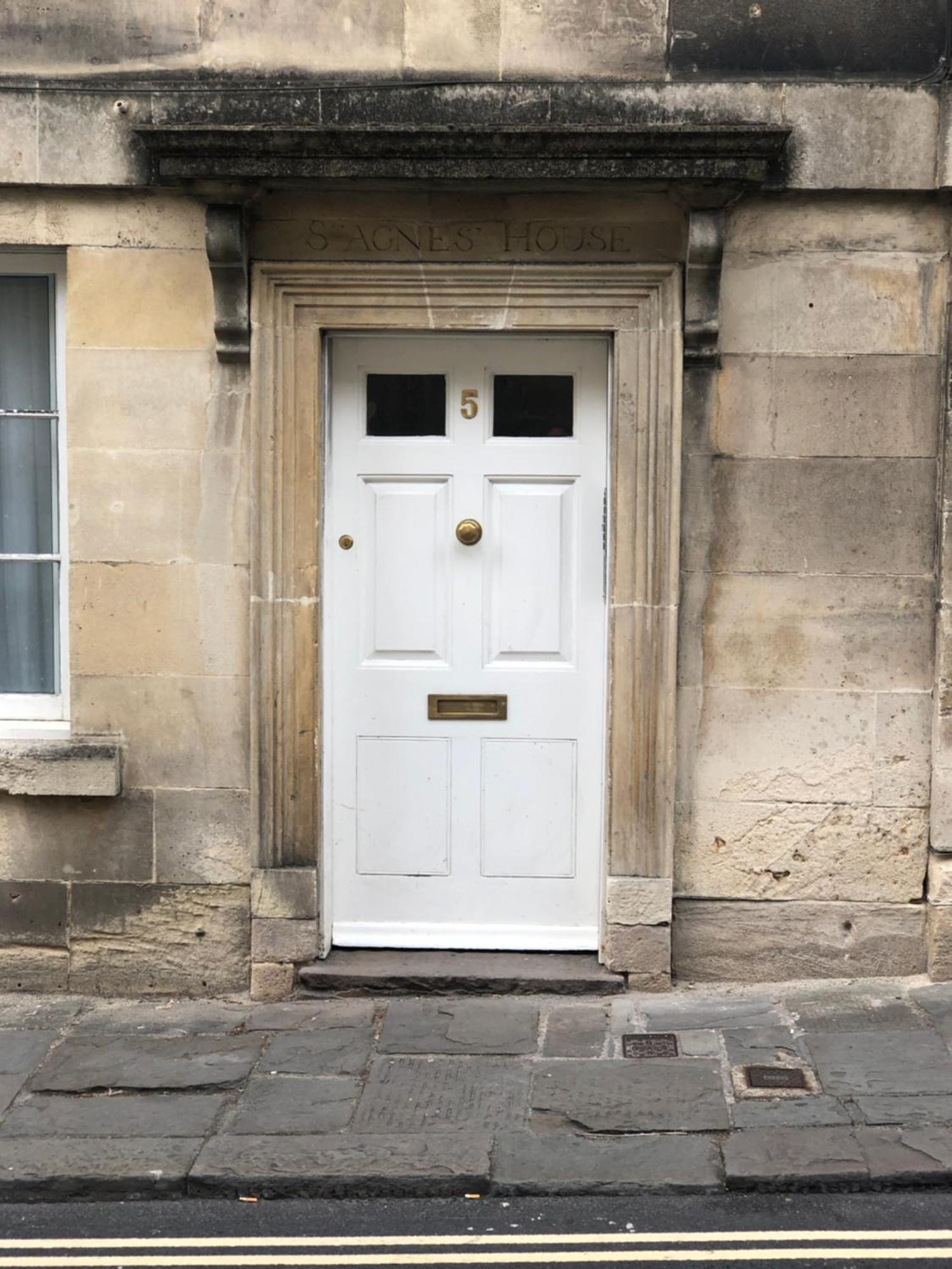 Appartement **spotless, Bright 2 Double Bed, Period Features**