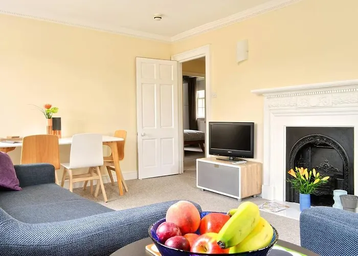 **Spotless, Bright 2 Double Bed, Period Features**